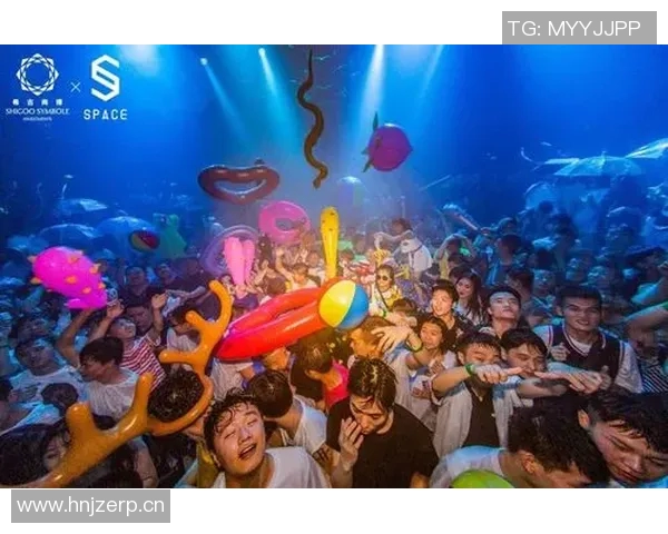 畅享夏日清凉泳池派对尽情玩乐放松身心的完美派对体验