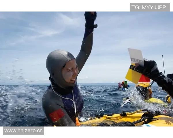 竞技SUP水上运动的兴起与发展探索,提升竞技水平与训练方法的创新路径 竞技SUP水上运动的兴起与发展探索,提升竞技水平与训练方法的创新路径